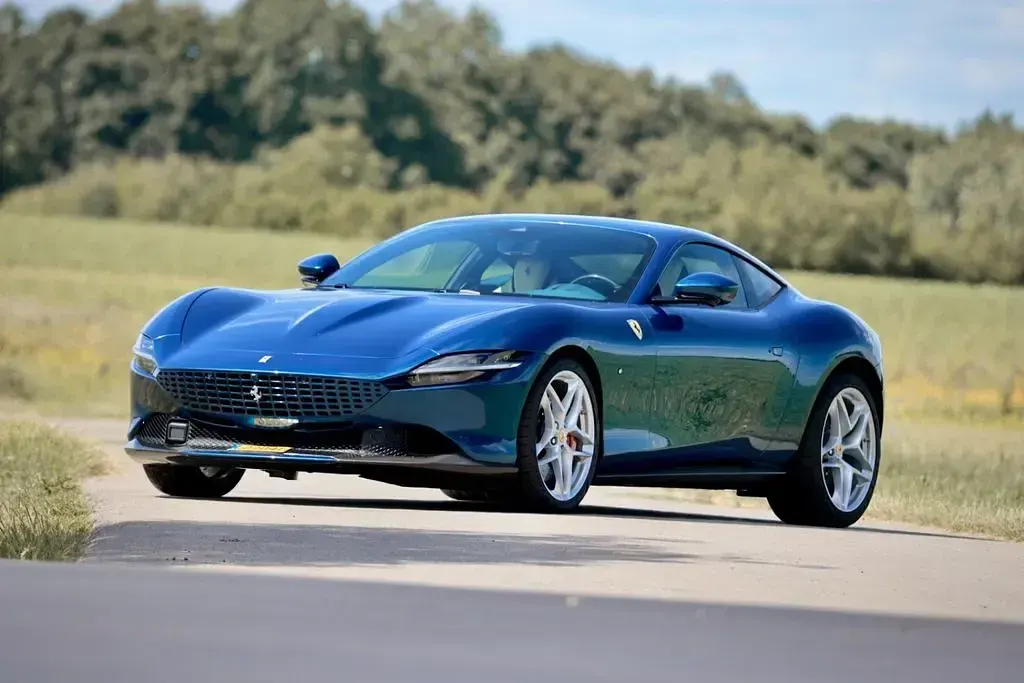 Gebraucht Ferrari Roma 620 PS (456 kW) 2022 Blau Coupé