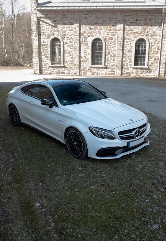 Weiß Gebraucht 2016 Mercedes C63 AMG AMG Coupé | 40.000 € (Superpreis) - Bild 1/4