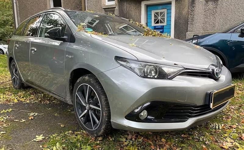 Grau Gebraucht 2017 Toyota Auris Touring Sports Cool Kombi | 9.999 € (Superpreis) - Bild 1/4