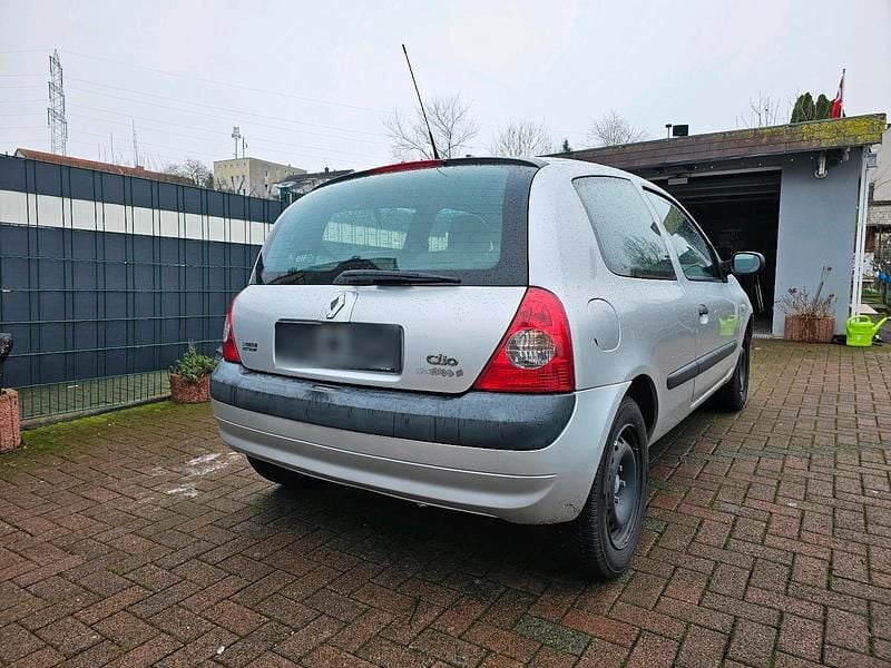 Gebraucht Renault Clio II Campus 75 PS (55 kW) 2005 Silber Kleinwagen