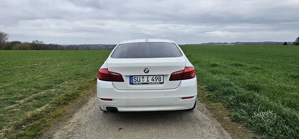 Gebraucht BMW 530 258 PS (189 kW) 2013 Weiß Limousine