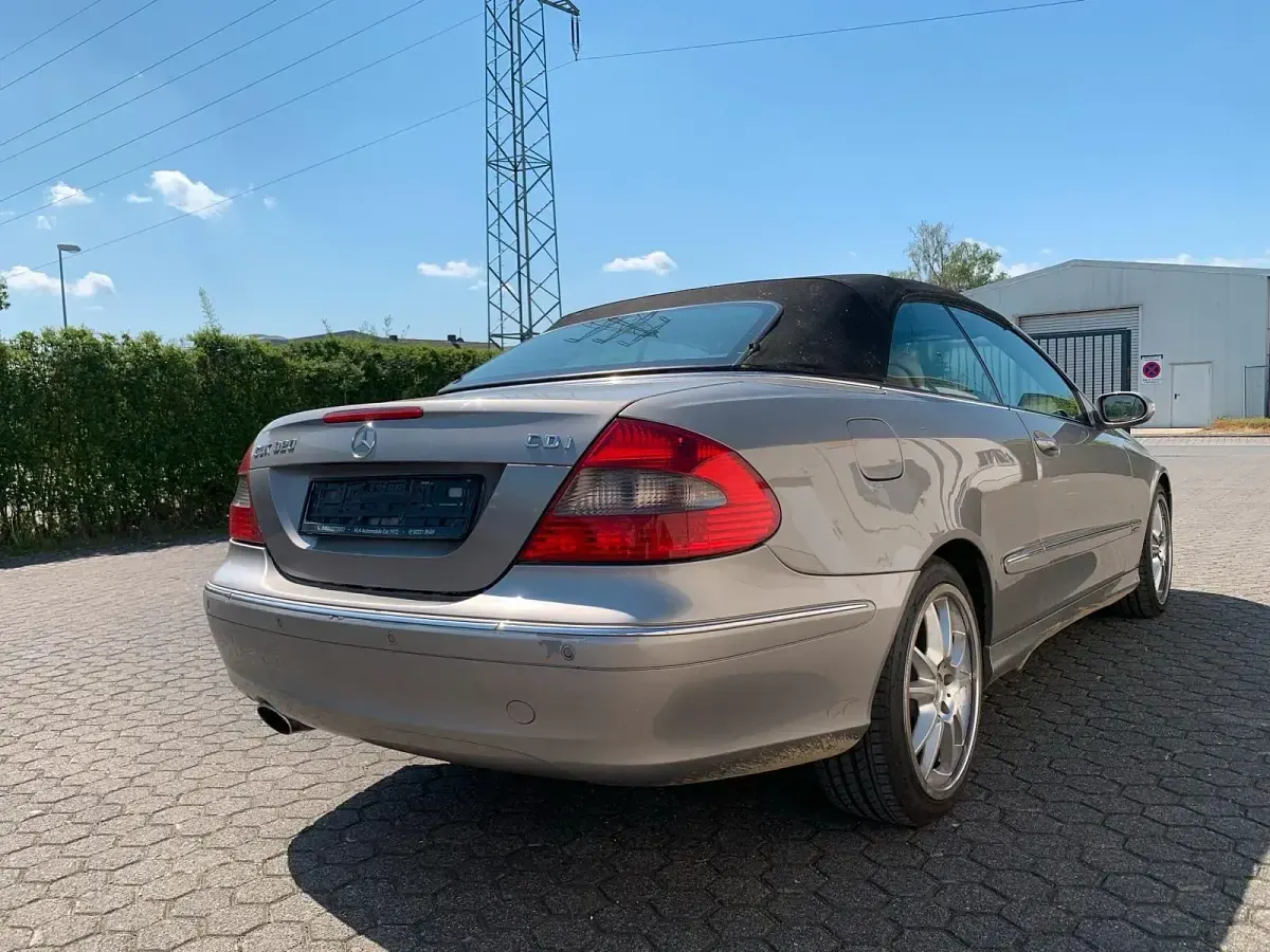 Gebraucht Mercedes CLK320 224 PS (164 kW) 2006 Grau Cabrio