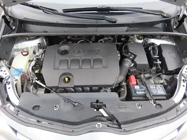 Gebraucht Toyota Verso 147 PS (108 kW) 2015 Silber Van / Kleinbus