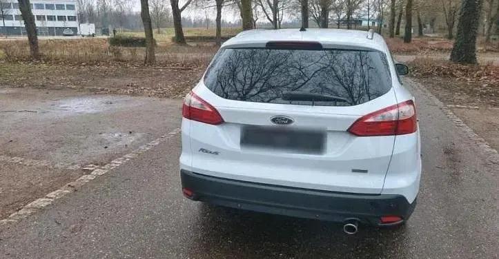 Gebraucht Ford Focus 182 PS (133 kW) 2012 Weiß Kombi