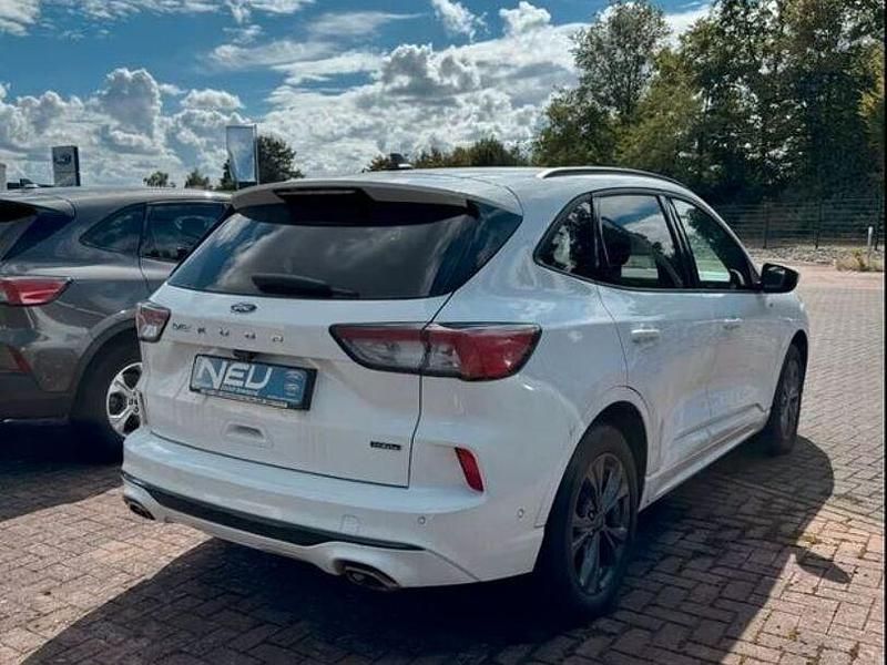 Gebraucht Ford Kuga ST-Line 152 PS (111 kW) 2022 Weiß SUV