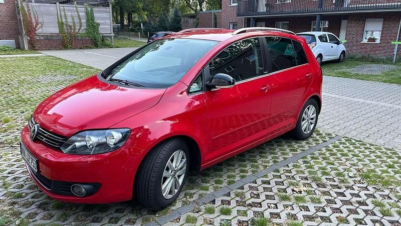 Rot Gebraucht 2011 VW Golf VI Style Kleinwagen | 4.800 € (Fairer Preis) - Bild 1/4