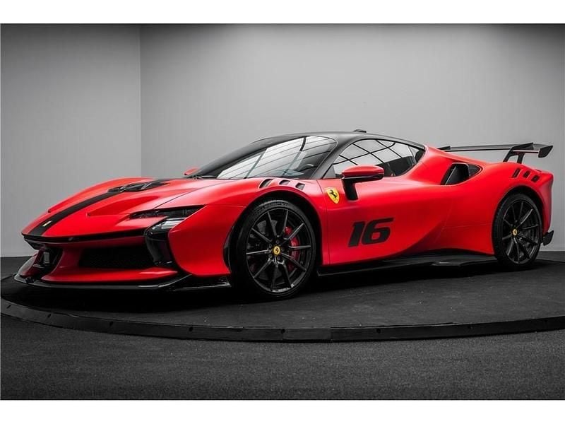 Gebraucht Ferrari SF90 797 PS (586 kW) 2024 Gold