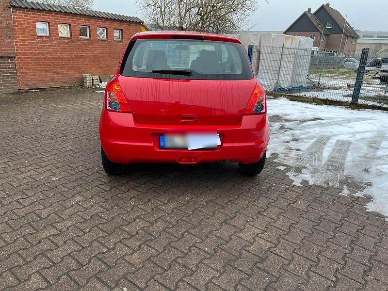 Gebraucht Suzuki Swift 92 PS (67 kW) 2010 Rot Kleinwagen