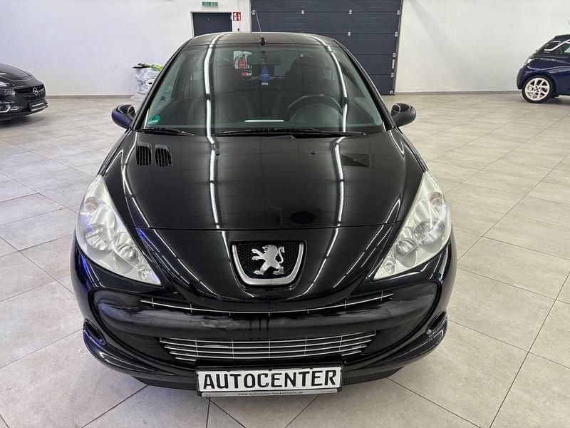 Gebraucht Peugeot 206+ Basis 73 PS (53 kW) 2011 Schwarz Kleinwagen