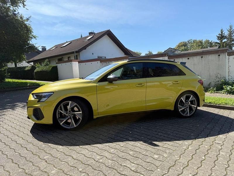 Gebraucht Audi S3 Ambiente 310 PS (228 kW) 2023 Gelb Limousine