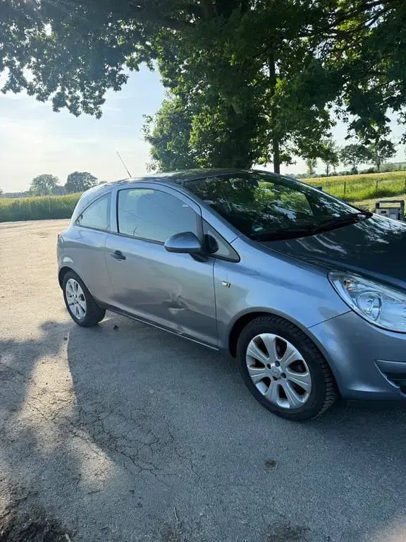 Używany Opel Corsa 60 KM (44 kW) 2010 Szary Hatchback