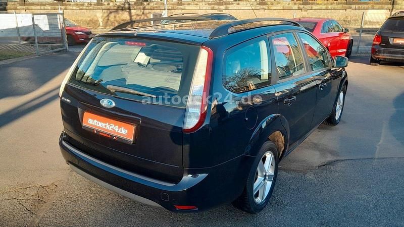 Second-hand Ford Focus Style 101 CP (74 kW) 2010 Negru Break