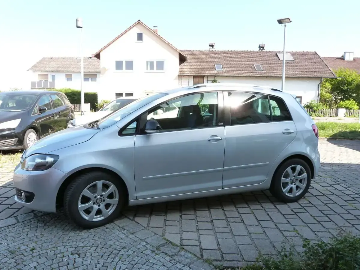 Gebraucht VW Golf Plus Cross Style 122 PS (89 kW) 2009 Reflexsilber metallic Kleinwagen