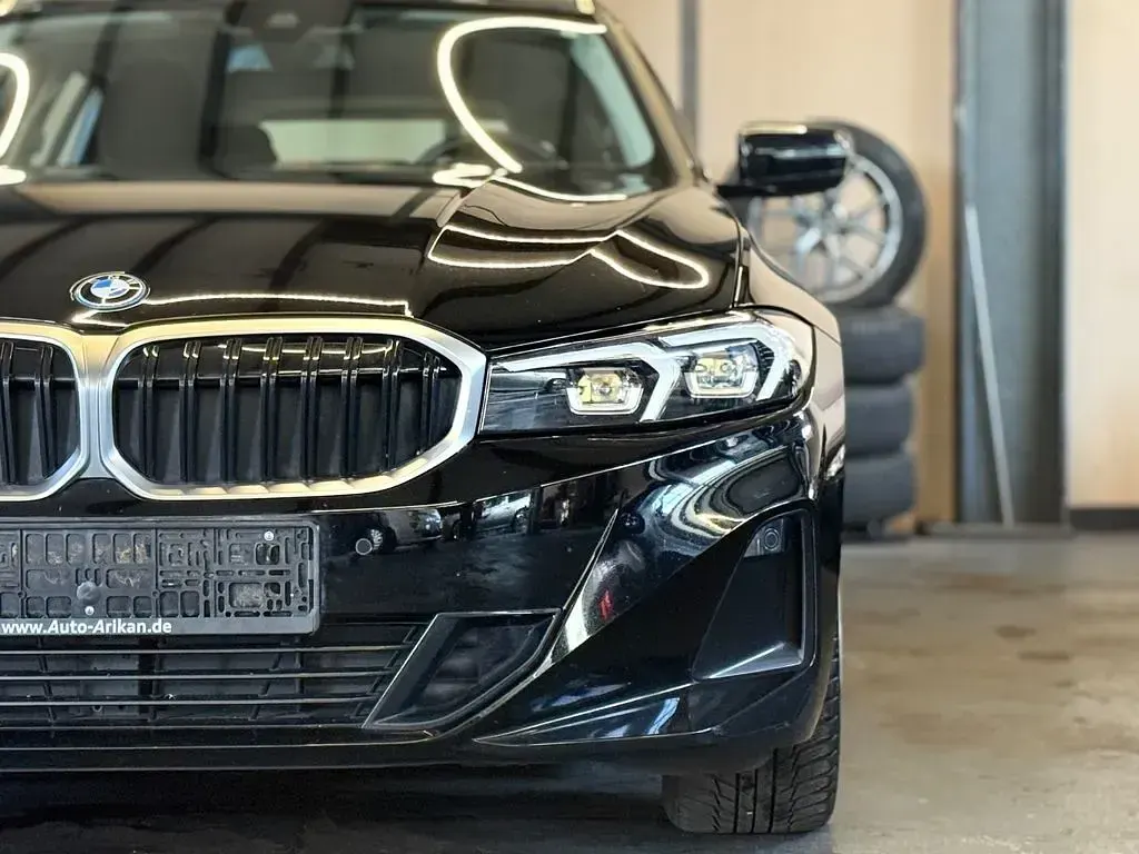 Gebraucht BMW 320 163 PS (119 kW) 2023 Schwarz Kombi