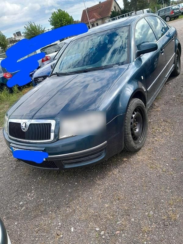 Grün Gebraucht 2002 Skoda Superb Limousine | 999 € (Superpreis) - Bild 1/4
