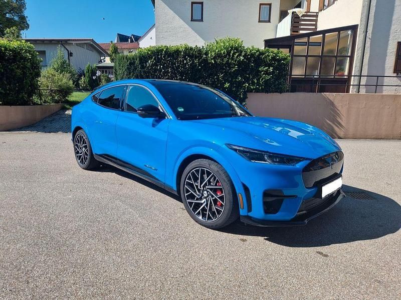 Blau Gebraucht 2022 Ford Mustang Mach-E SUV | 39.800 € (Guter Preis) - Bild 1/4