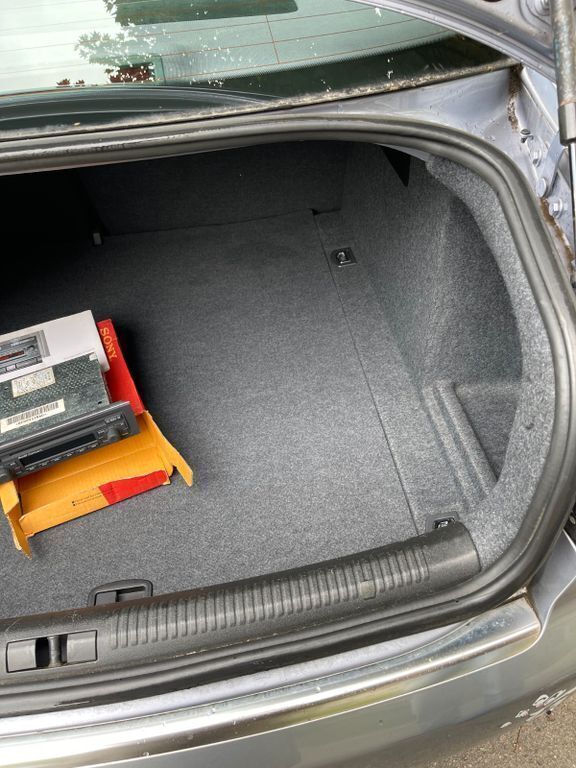 Silber Gebraucht 2004 Audi A4 Limousine | 1.500 € (Guter Preis) - Bild 1/4