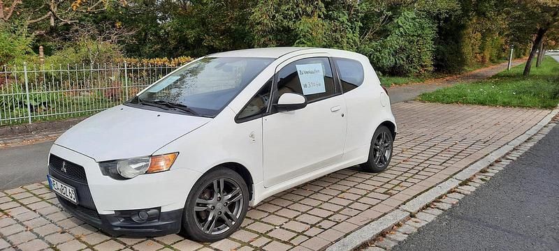 Weiß Gebraucht 2009 Mitsubishi Colt Kleinwagen | 3.500 € (Fairer Preis) - Bild 1/4