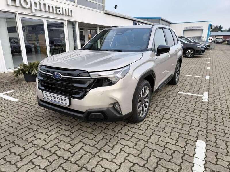 Beige (cashmere golf opal metallic) Gebraucht 2025 Subaru Forester Platinum SUV | 44.990 € (Fairer Preis) - Bild 1/4