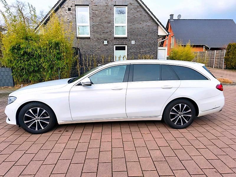 Gebraucht Mercedes 220 Avantgarde 195 PS (143 kW) 2018 Weiß Kombi