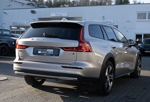 Gebraucht Volvo V60 CC Plus 197 PS (144 kW) 2023 Beige Kombi