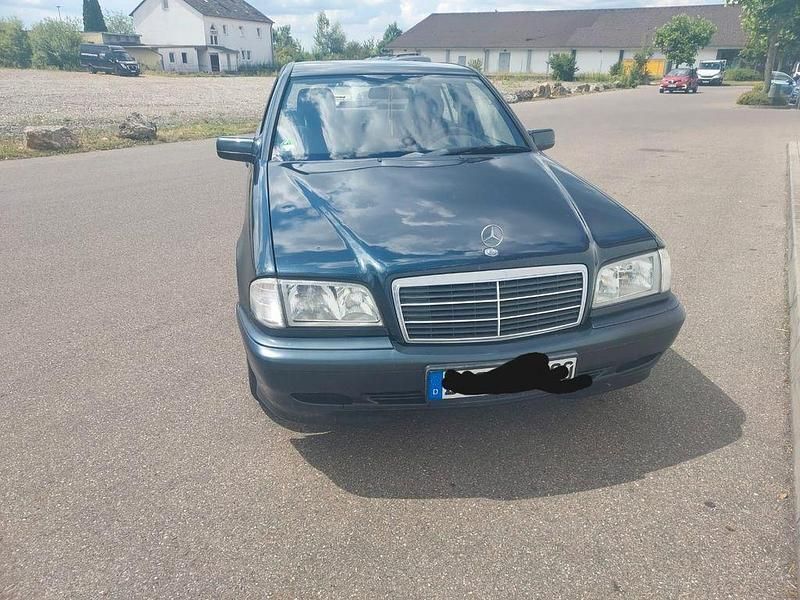 Schwarz Gebraucht 1999 Mercedes C180 Classic Limousine | 1.990 € (Superpreis) - Bild 1/4