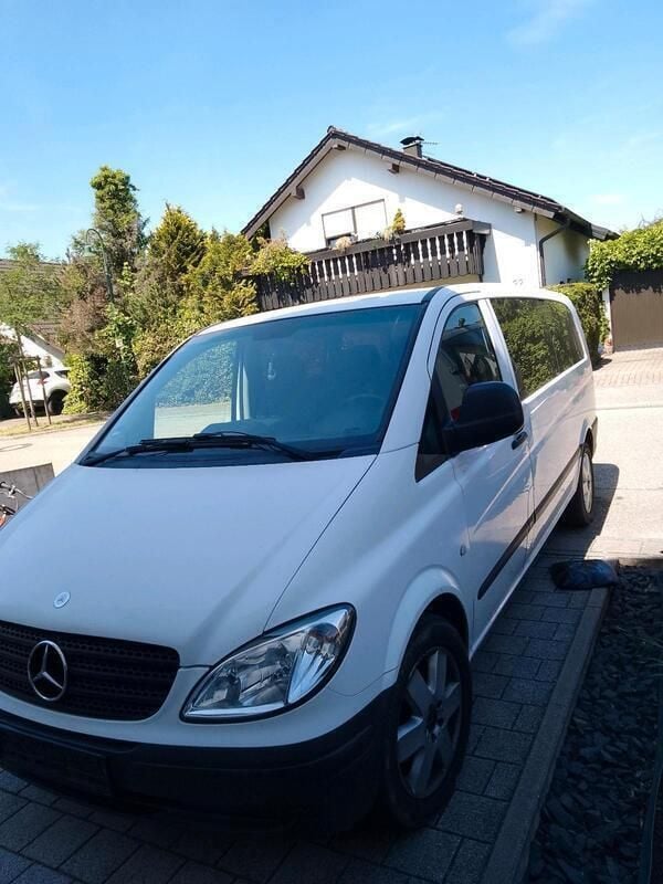 Weiß Gebraucht 2007 Mercedes Vito Van / Kleinbus | 7.450 € - Bild 1/4