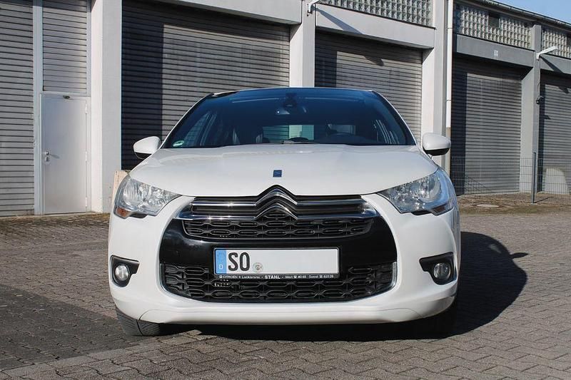 Gebraucht Citroën DS4 So Chic 111 PS (81 kW) 2012 Weiß Kleinwagen