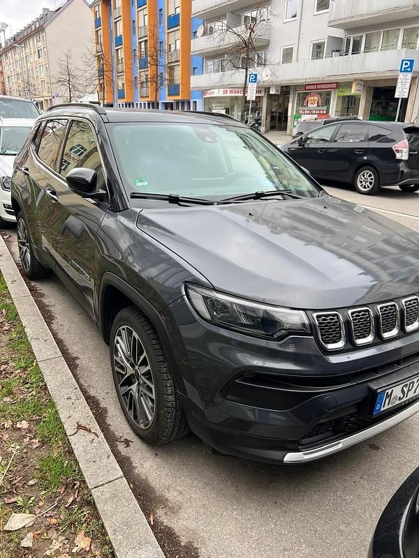 Gebraucht Jeep Compass Limited 190 PS (139 kW) 2022 Beige SUV