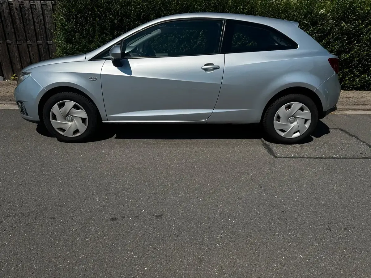 Gebraucht Seat Ibiza 69 PS (50 kW) 2011 Silber Kleinwagen