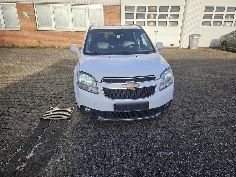 Weiß Gebraucht 2013 Chevrolet Captiva SUV | 3.400 € (Superpreis) - Bild 1/4