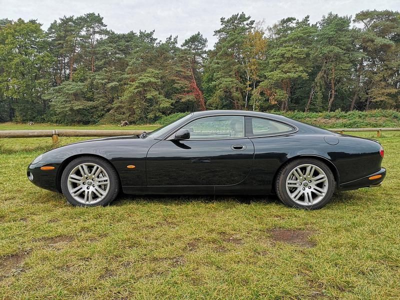 Używany Jaguar XKR 396 KM (291 kW) 2003 Czarny Coupe