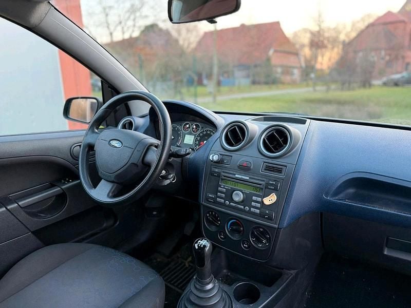 Gebraucht Ford Fiesta 70 PS (51 kW) 2008 Blau Kleinwagen