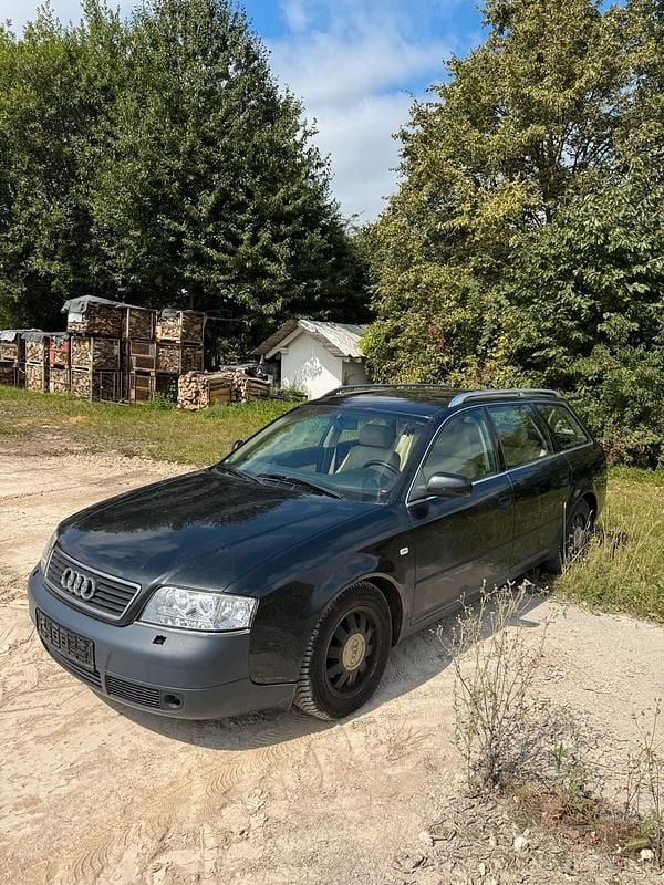 Blau Gebraucht 1998 Audi A6 Kombi | 700 € - Bild 1/4