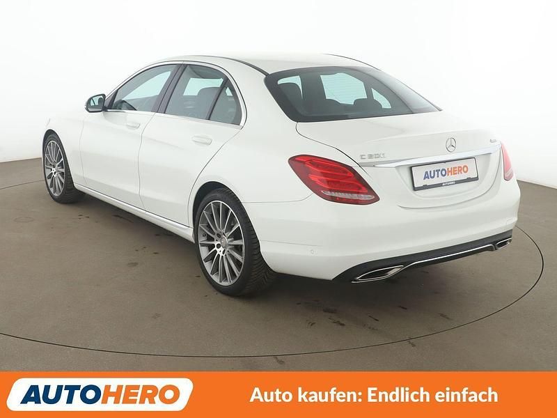 Gebraucht Mercedes C200 Avantgarde 184 PS (135 kW) 2017 Weiß Limousine