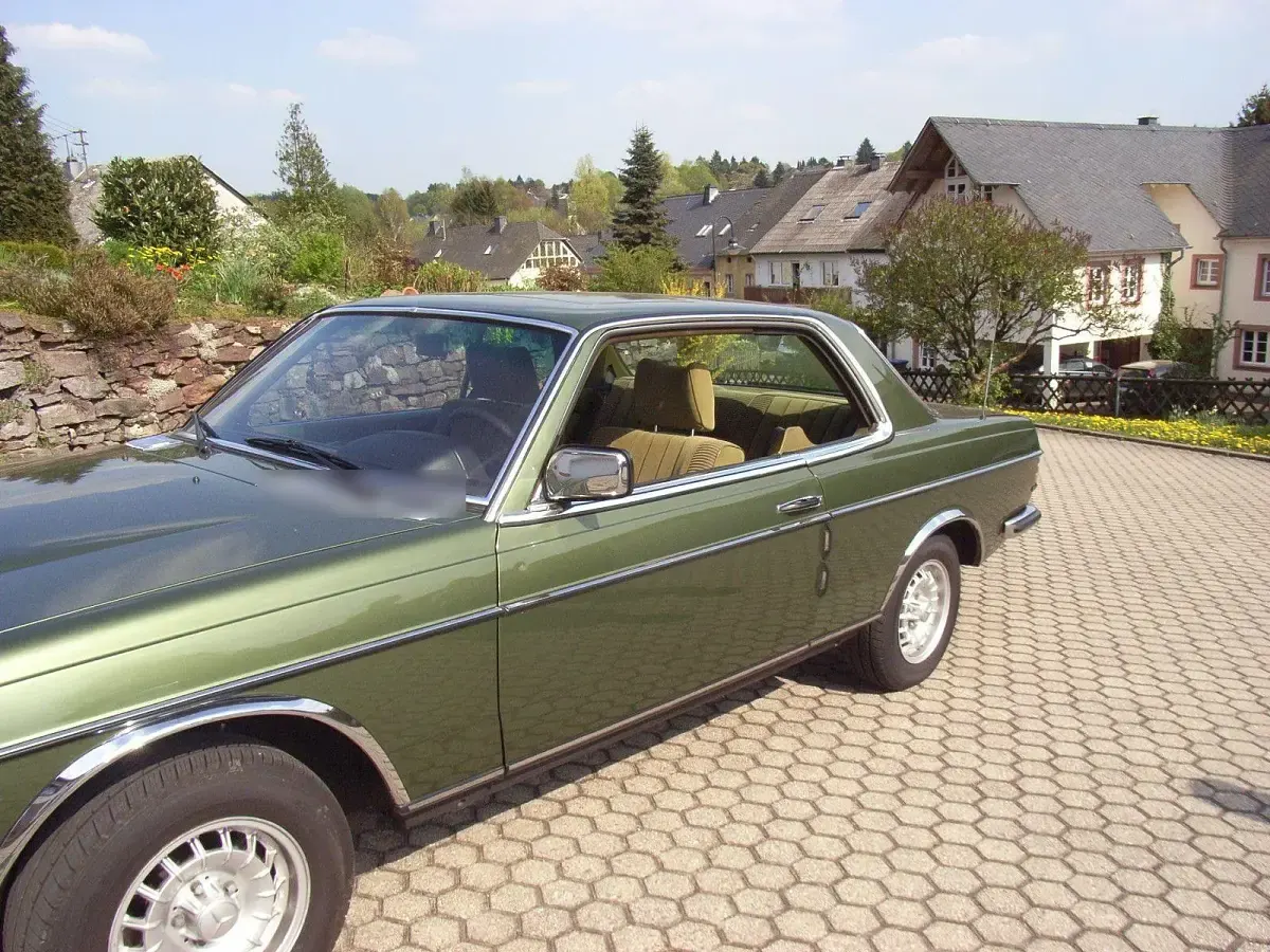 Gebraucht Mercedes 280 185 PS (136 kW) 1978 Grün Coupé