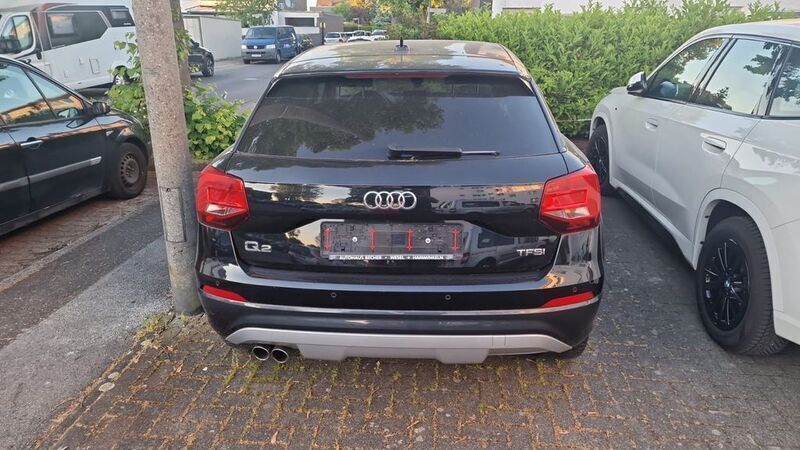 Schwarz Gebraucht 2018 Audi Q2 SUV | 20.000 € (Fairer Preis) - Bild 1/4