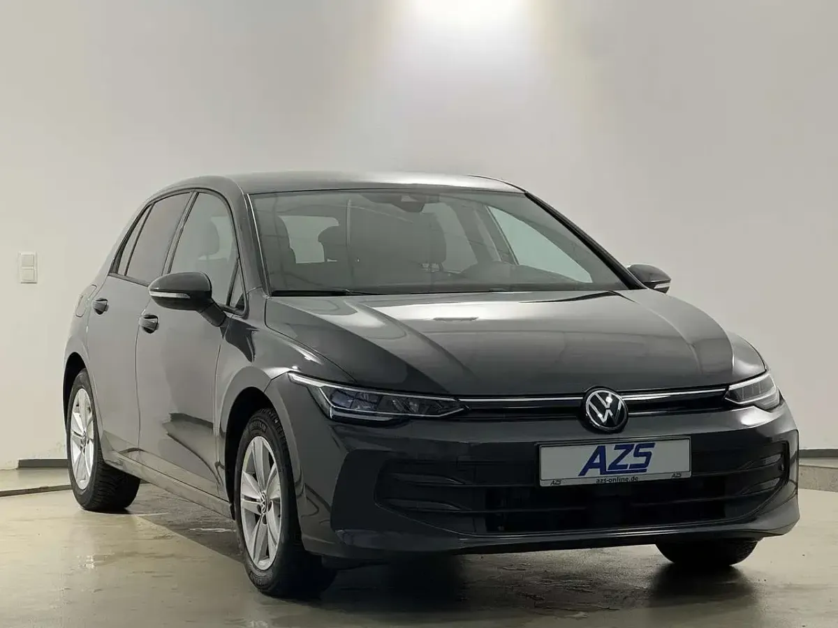 Gebraucht VW Golf VIII 150 PS (110 kW) 2025 Grau Limousine