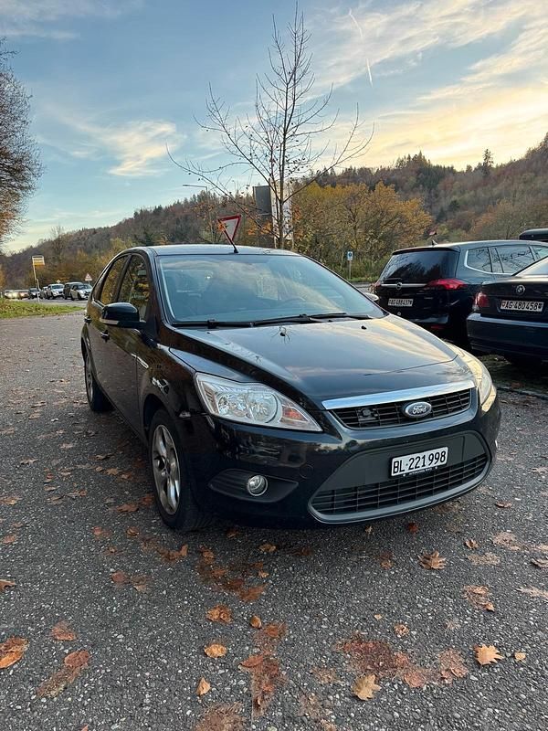 Schwarz Gebraucht 2008 Ford Focus Titanium Limousine | 2.300 € (Fairer Preis) - Bild 1/4