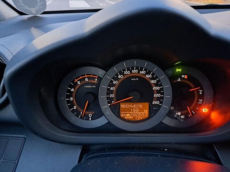 Silber Gebraucht 2009 Toyota RAV4 SUV | 5.100 € (Guter Preis) - Bild 1/4