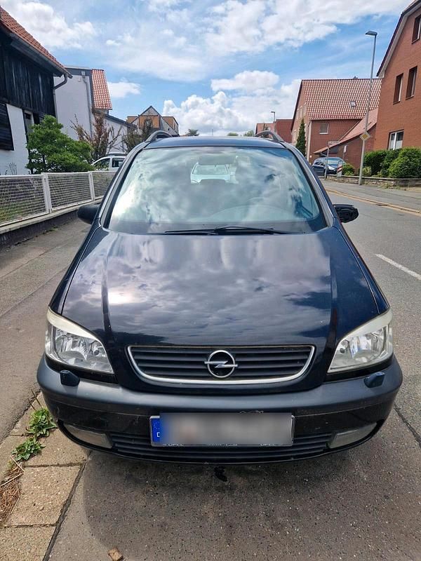 Schwarz Gebraucht 2003 Opel Zafira Van / Kleinbus | 800 € (Superpreis) - Bild 1/4
