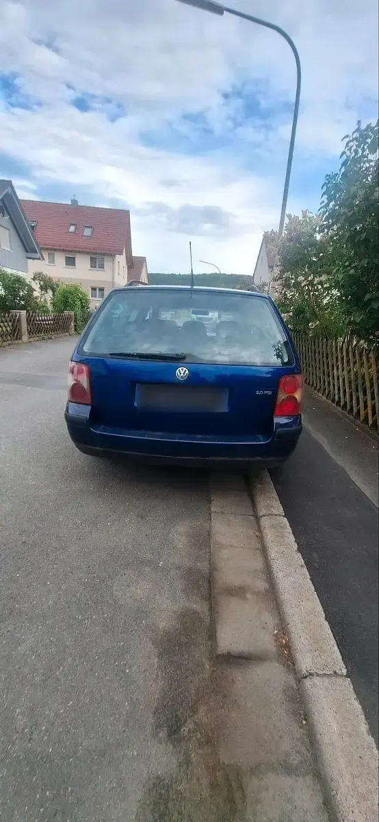 Gebraucht VW Passat 102 PS (75 kW) 2003 Blau Kombi