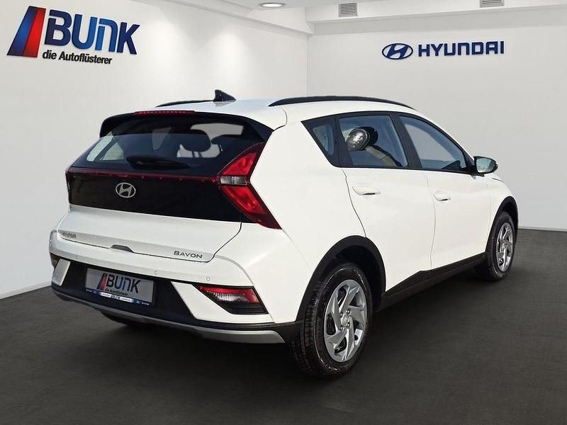 Neu Hyundai Bayon Select 101 PS (74 kW) 2025 Atlas white SUV