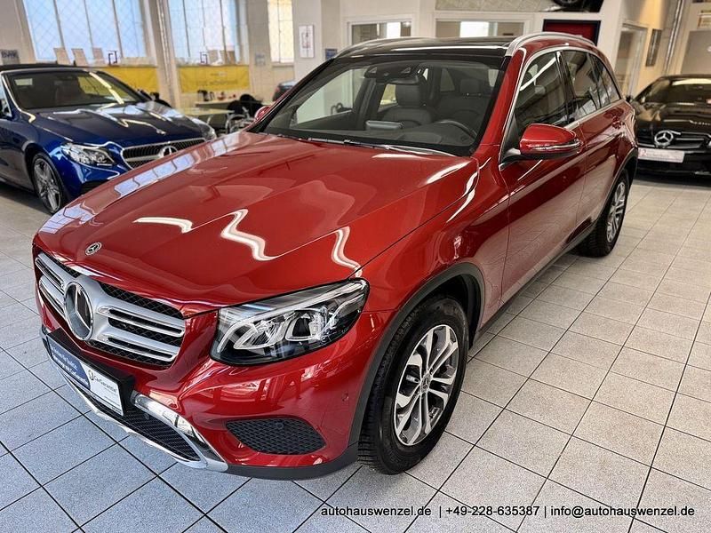 Gebraucht Mercedes GLC250 211 PS (155 kW) 2017 Hyazinthrot (metallic) SUV