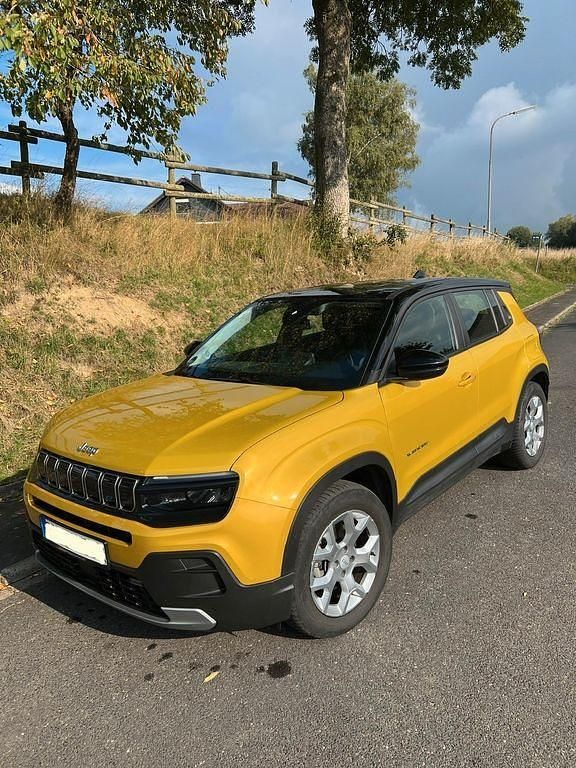 Gelb Gebraucht 2023 Jeep Avenger EV Altitude SUV | 23.200 € (Superpreis) - Bild 1/4