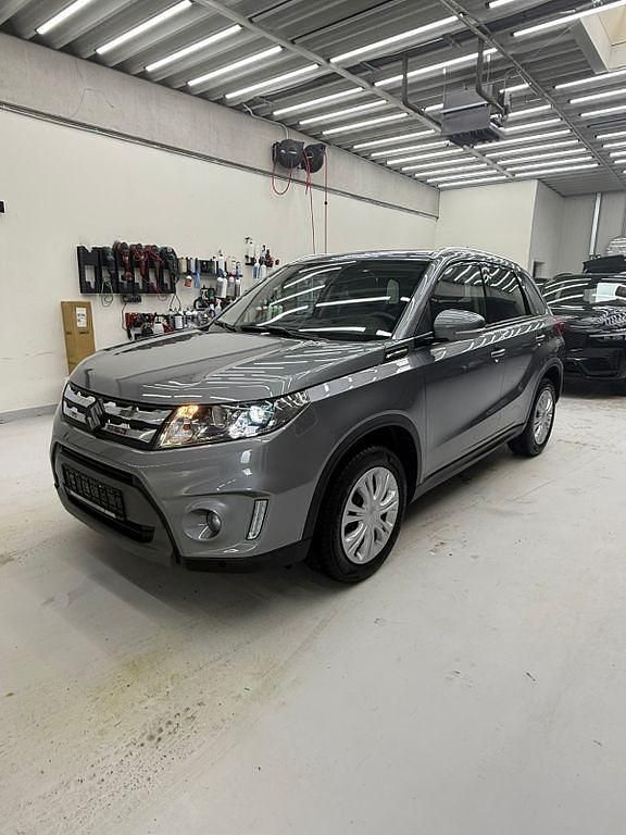 Gebraucht Suzuki Vitara Comfort 120 PS (88 kW) 2015 Grau SUV