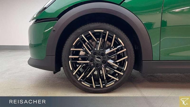 Gebraucht Mini Cooper S Coupé Favoured 204 PS (150 kW) 2024 British racing green metallic Coupé