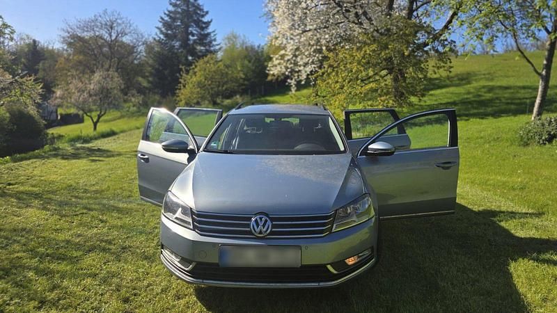 Second-hand VW Passat Edition 140 CP (102 kW) 2013 Albastru Break
