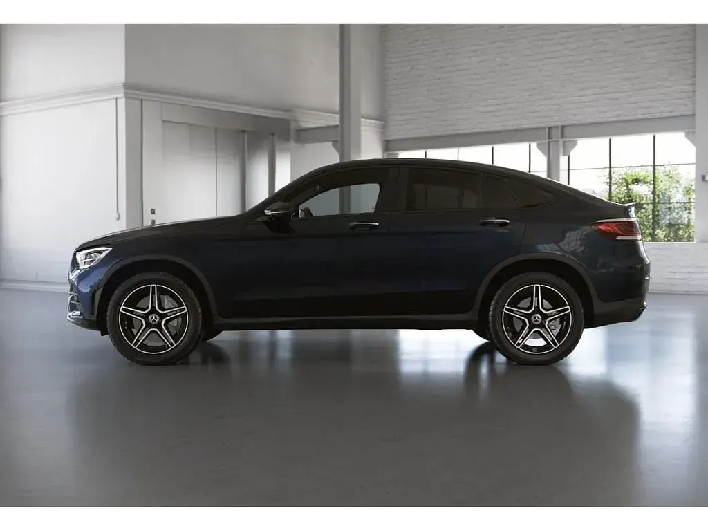 Gebraucht Mercedes GLC300e AMG 306 PS (225 kW) 2023 Cavansitblau metallic Coupé