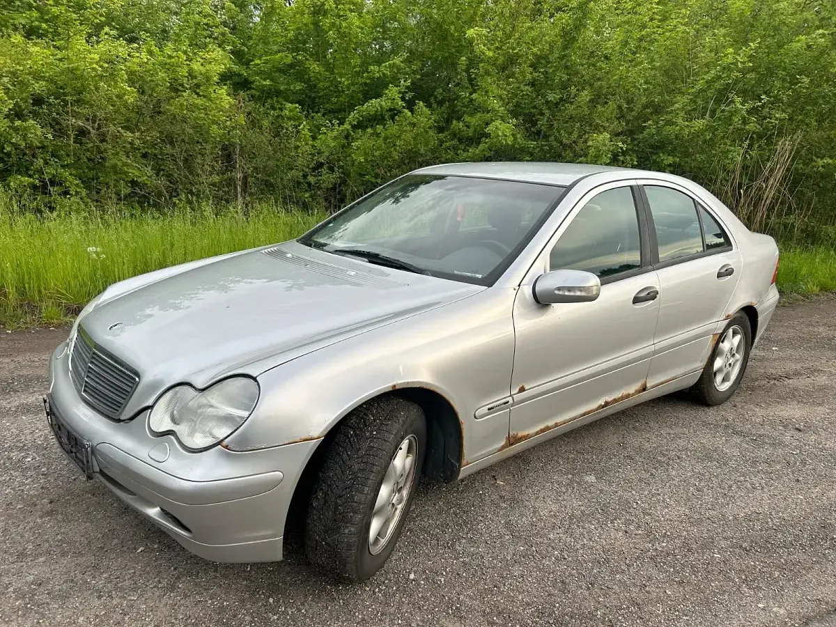 Gebraucht Mercedes C180 130 PS (95 kW) 2001 Silber Limousine